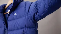 Comment éliminer les odeurs de transpiration sous les aisselles sur les vêtements sans les laver : 7 méthodes simples