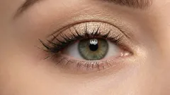 Comment mettre vos yeux en valeur sans lignes visibles : guide sur la technique d'eyeliner Interlash. Un maquillage parfait pour tous les jours en 3 minutes !