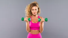 Curls avec haltères pour les biceps : des exercices simples pour des résultats impressionnants
