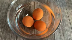 Ne mettez jamais les œufs dans l'eau froide après la cuisson.