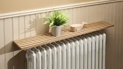 Comment une étagère placée au-dessus du radiateur améliore les performances de chauffage et réduit votre facture d'électricité